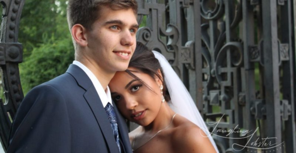 How to Display Wedding Photos